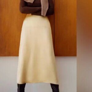 BNWOT Everlane Hammered Satin Slip Skirt size 2 Midi/Maxi Raffia Yellow